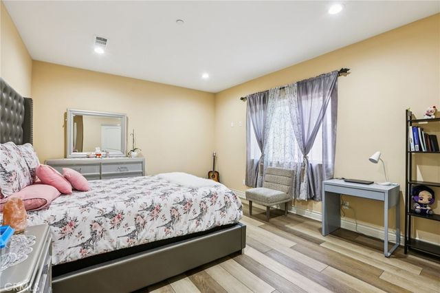 204 E 121st Street, Los Angeles, CA 90061