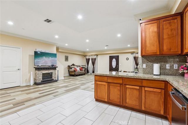 204 E 121st Street, Los Angeles, CA 90061