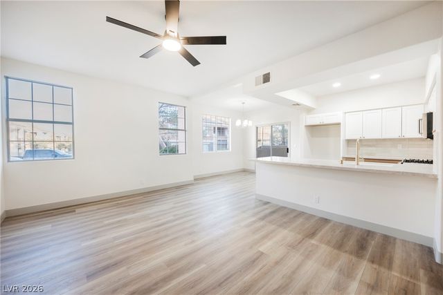 7701 Constanso Avenue 104, Las Vegas, NV 89128