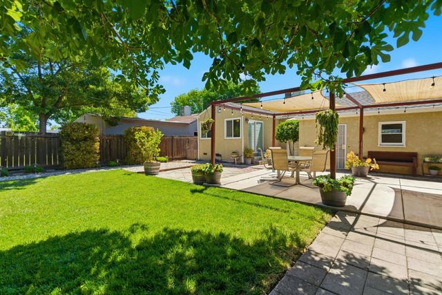 1755 Oxford Way, Stockton, CA 95204