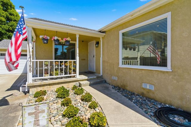 1755 Oxford Way, Stockton, CA 95204
