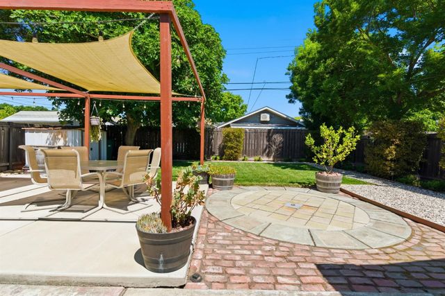 1755 Oxford Way, Stockton, CA 95204