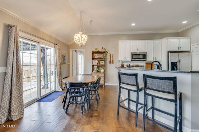 32 Taylor Ridge Court, Johnson City, TN 37601