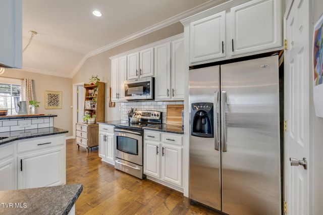 32 Taylor Ridge Court, Johnson City, TN 37601