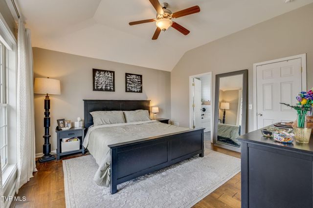 32 Taylor Ridge Court, Johnson City, TN 37601