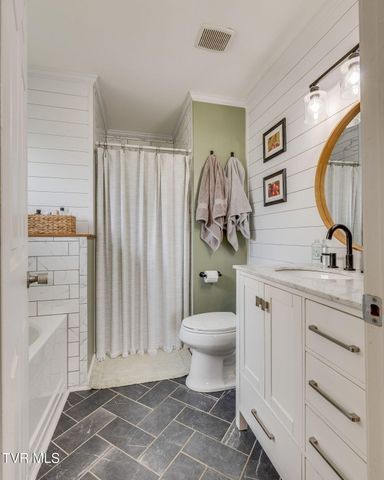 32 Taylor Ridge Court, Johnson City, TN 37601