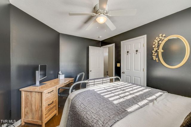 32 Taylor Ridge Court, Johnson City, TN 37601