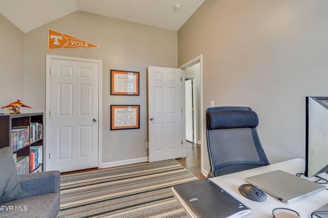 32 Taylor Ridge Court, Johnson City, TN 37601