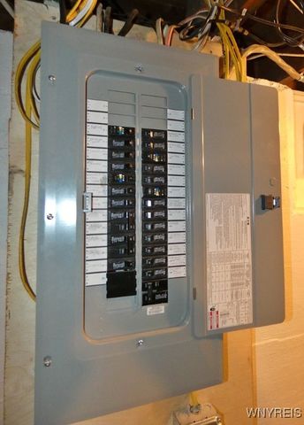 234 Treehaven Rd, Cheektowaga, NY 14215