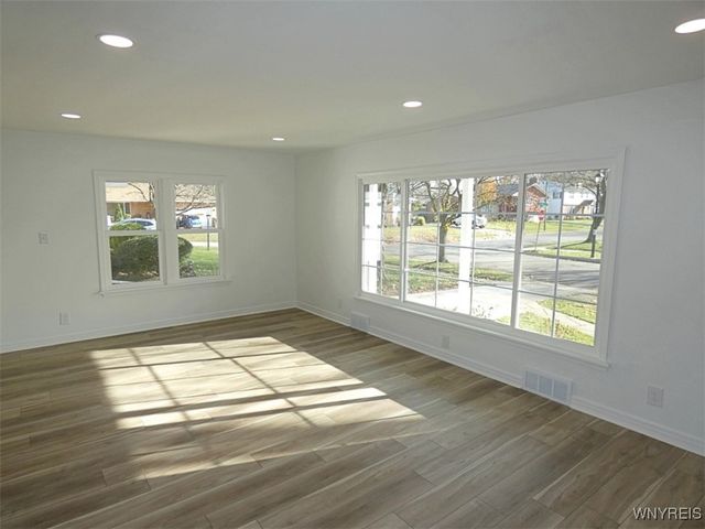 234 Treehaven Rd, Cheektowaga, NY 14215