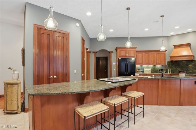 425 Woodside Avenue, Jefferson, OH 44047