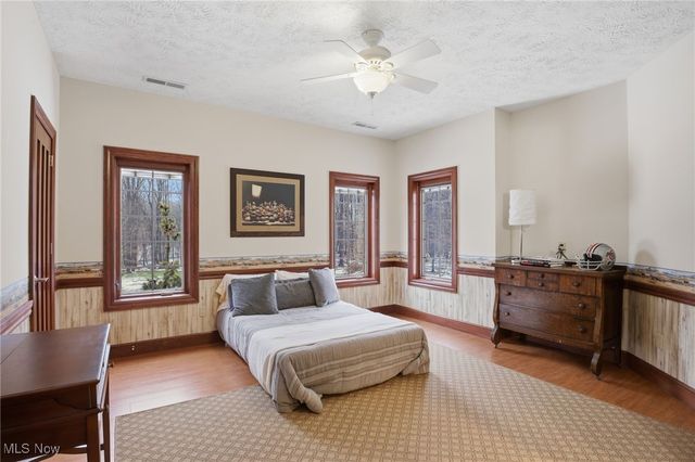 425 Woodside Avenue, Jefferson, OH 44047