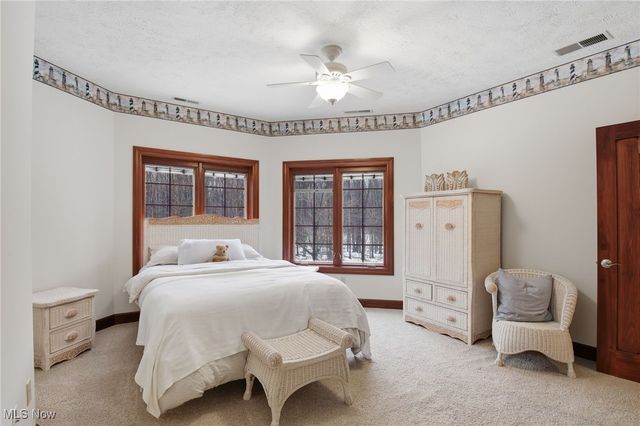 425 Woodside Avenue, Jefferson, OH 44047