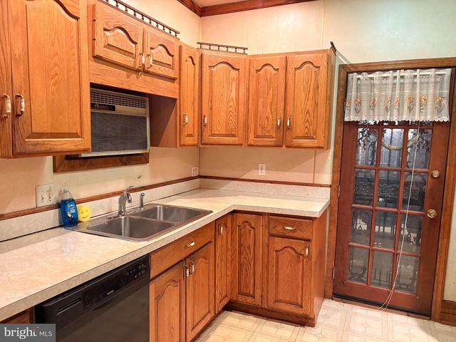 5757 DREXEL RD, Philadelphia, PA 19131