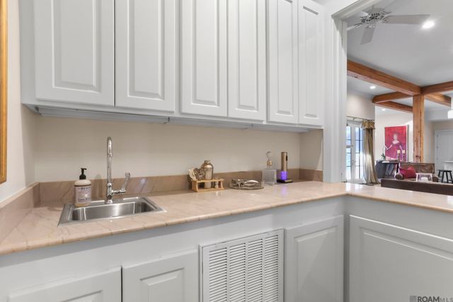 9551 Myrtles Ln, St Francisville, LA 70775