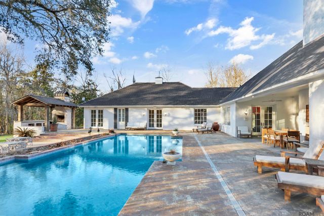 9551 Myrtles Ln, St Francisville, LA 70775