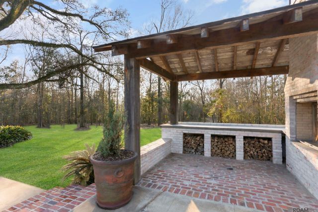 9551 Myrtles Ln, St Francisville, LA 70775