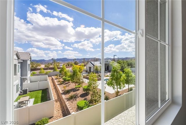 524 Shophia Skye Street 214, Henderson, NV 89052