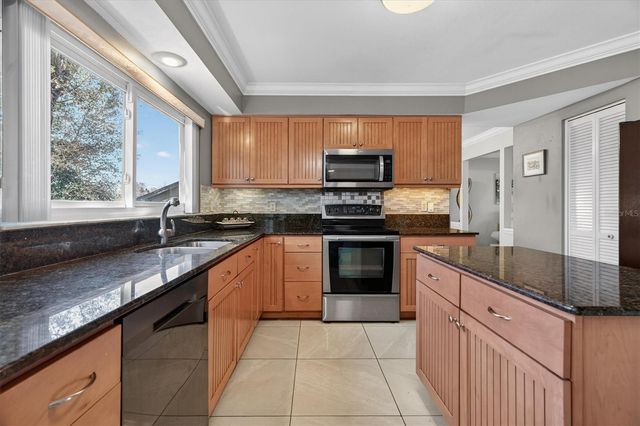 88 HARBOR OAKS CIRCLE, Safety Harbor, FL 34695