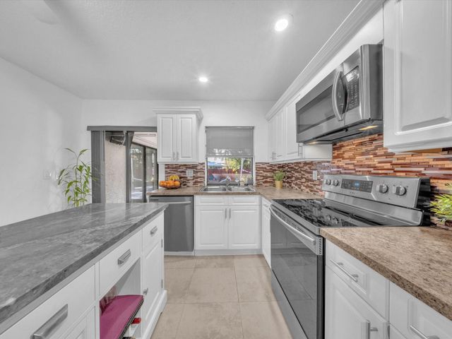 2790 NW 91st Avenue, Coral Springs, FL 33065