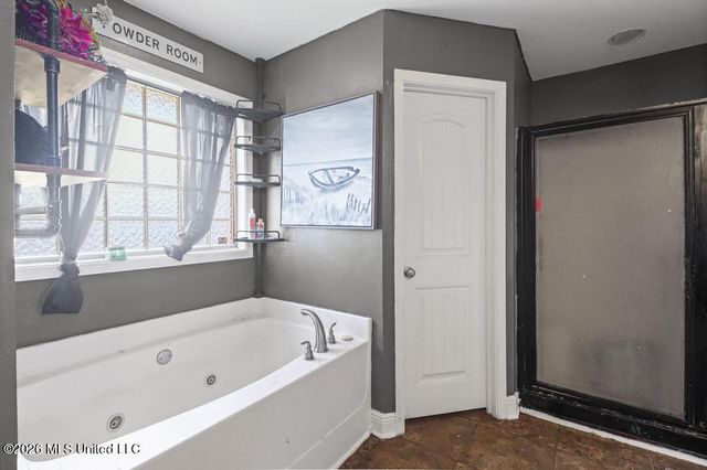 4925 Winsor Cove, D'iberville, MS 39540