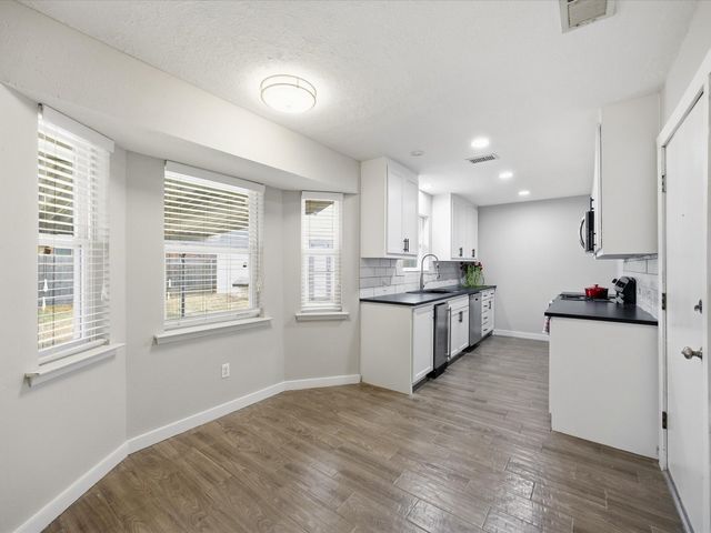 7621 Meadowbrook Drive, Watauga, TX 76148