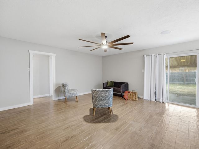 7621 Meadowbrook Drive, Watauga, TX 76148