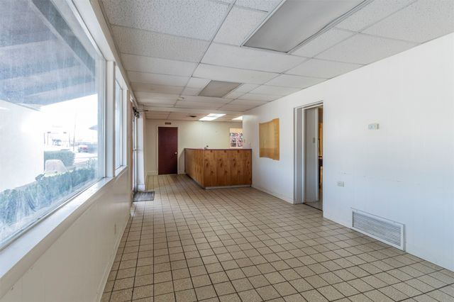 1012 W Division Street, Arlington, TX 76012
