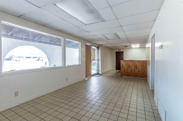 1012 W Division Street, Arlington, TX 76012