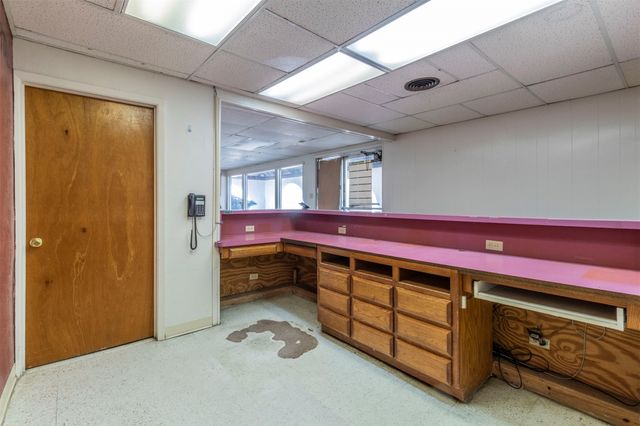 1012 W Division Street, Arlington, TX 76012