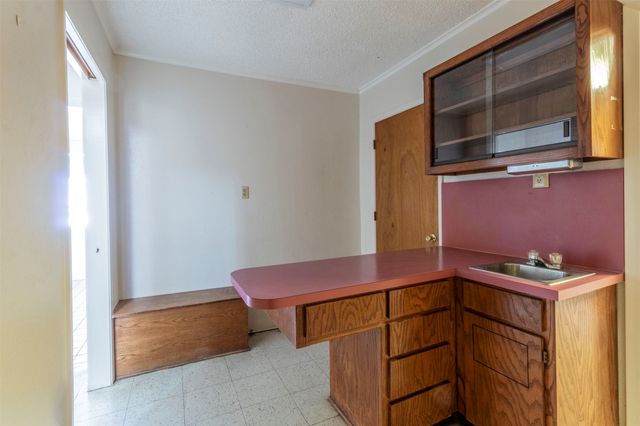 1012 W Division Street, Arlington, TX 76012