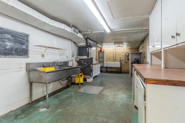 1012 W Division Street, Arlington, TX 76012