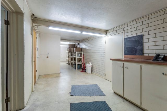 1012 W Division Street, Arlington, TX 76012