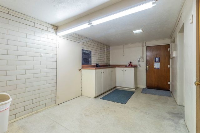 1012 W Division Street, Arlington, TX 76012
