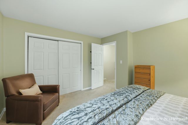 1946 Georgetown Drive SE, Grand Rapids, MI 49506
