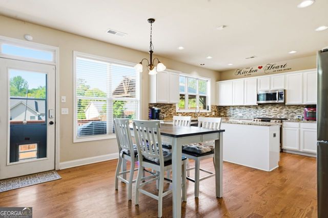 522 Woodburn Lane, Lawrenceville, GA 30044