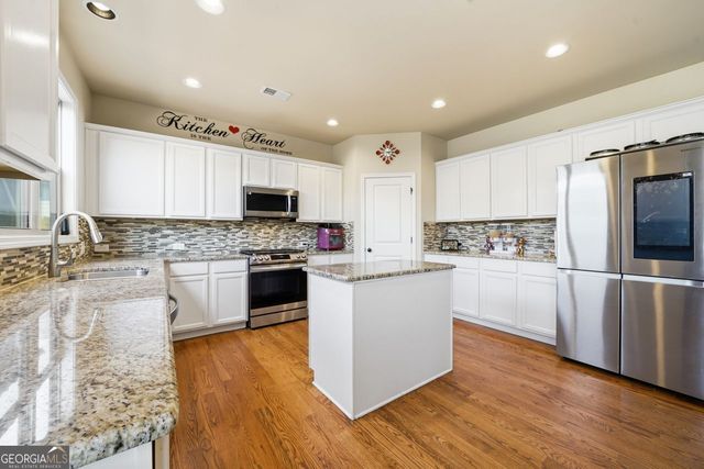 522 Woodburn Lane, Lawrenceville, GA 30044