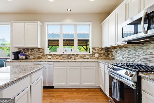522 Woodburn Lane, Lawrenceville, GA 30044