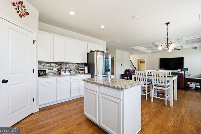 522 Woodburn Lane, Lawrenceville, GA 30044