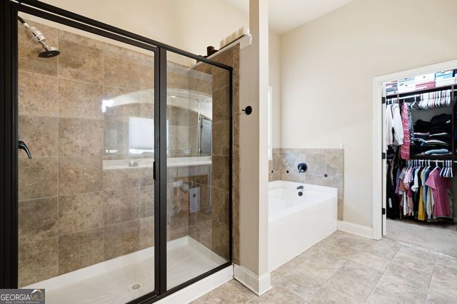 522 Woodburn Lane, Lawrenceville, GA 30044