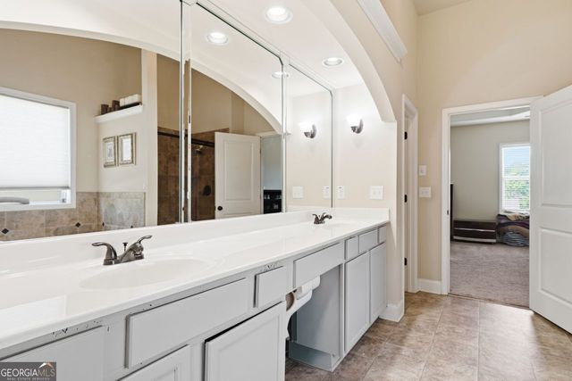 522 Woodburn Lane, Lawrenceville, GA 30044