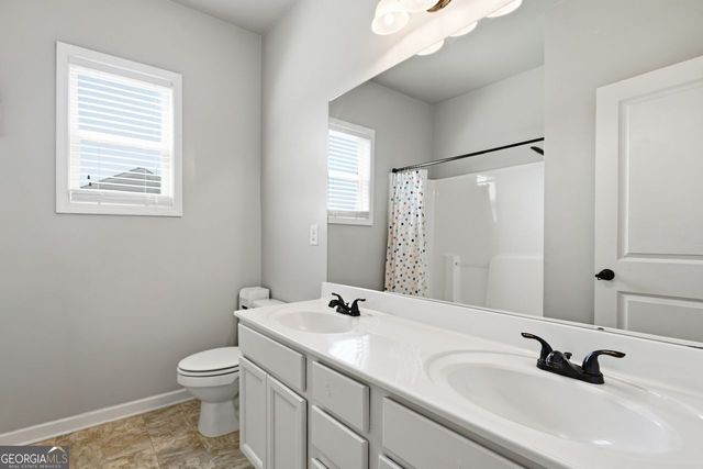 522 Woodburn Lane, Lawrenceville, GA 30044