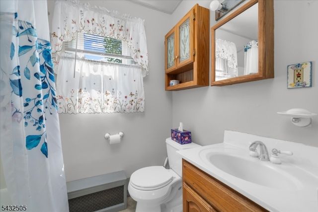 34 Allen St, Flemington Boro, NJ 08822