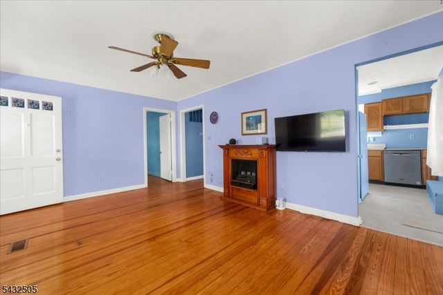 34 Allen St, Flemington Boro, NJ 08822