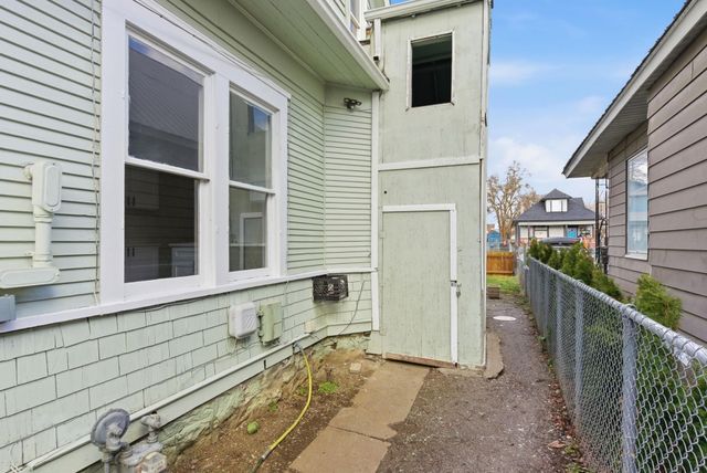 2401 W Dean Ave, Spokane, WA 99201