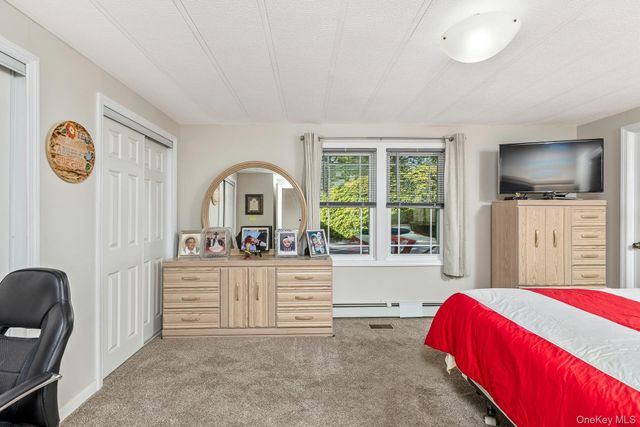 1407 Middle Road 83, Calverton, NY 11933