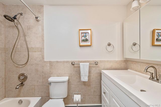 1407 Middle Road 83, Calverton, NY 11933
