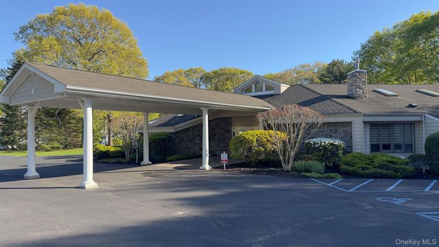 1407 Middle Road 83, Calverton, NY 11933