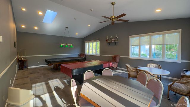 1407 Middle Road 83, Calverton, NY 11933