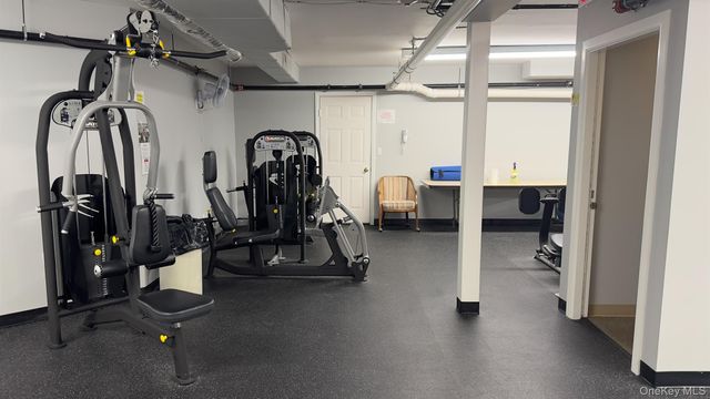 1407 Middle Road 83, Calverton, NY 11933